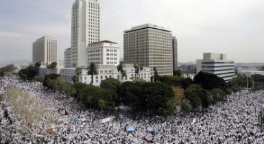 LA streets Saturated with Latino protesters in 2006